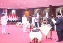 Gubernur Ali Mazi Lantik Pj Bupati Mubar dan Busel Gubernur Ali Mazi Lantik Pj Bupati Mubar dan Busel