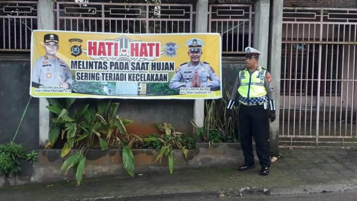 Antisipasi Kecelakaan Lalu Lintas, Sat Lantas Imbau Warga Lewat Spanduk