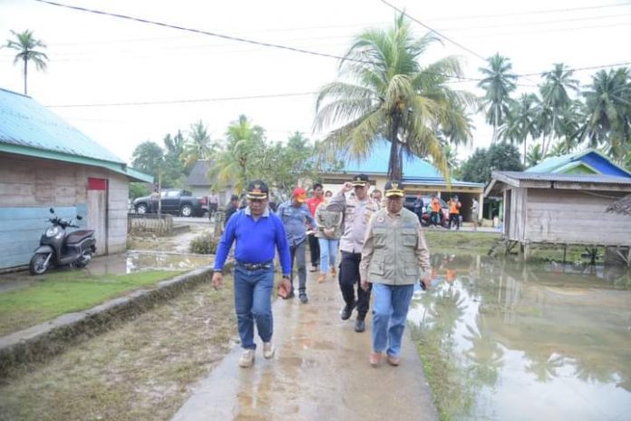 FB_IMG_1655693611341 Bupati Buton tinjau korban banjir