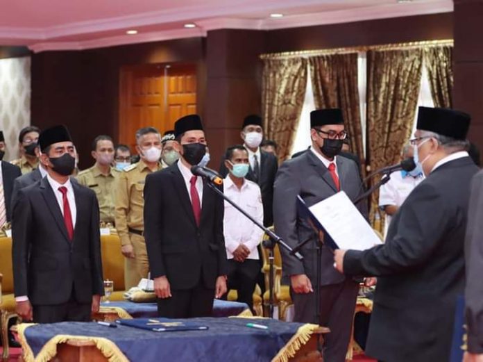 FB_IMG_1655717561171 Ali Mazi lantik Komisi Informasi