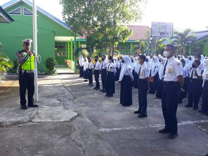 Satlantas Baubau goes to school Satlantas Baubau Goes to school