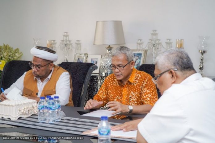 Gubernur Ali mazi menerima kunjungan Ali Mochtar Ngabalin dan Susanto Zuhdi Gubernur Ali mazi Terima kunjungan Ali Mochtar dan Susanto Zuhdi
