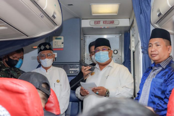 Gubernur Ali Mazi sambut Kepulangan jemaah haji Gubernur Ali mazi sambut Kepulangan jemaah haji