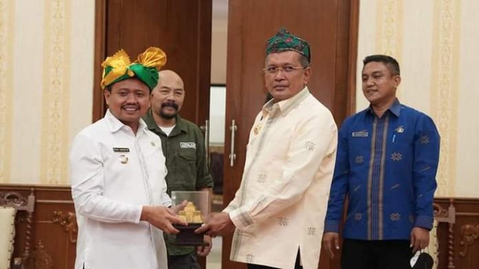 MoU Pemkab Buton Tengah dan Sumedang MoU Pemkab Buton Tengah dan Sumedang