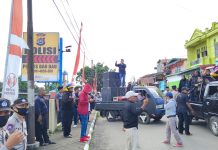 Keluarga Korban Minta Tersangka Pembunuh Pasutri di Baubau Didakwa Pasal Berlapis Aksi damai di Mapolres Baubau