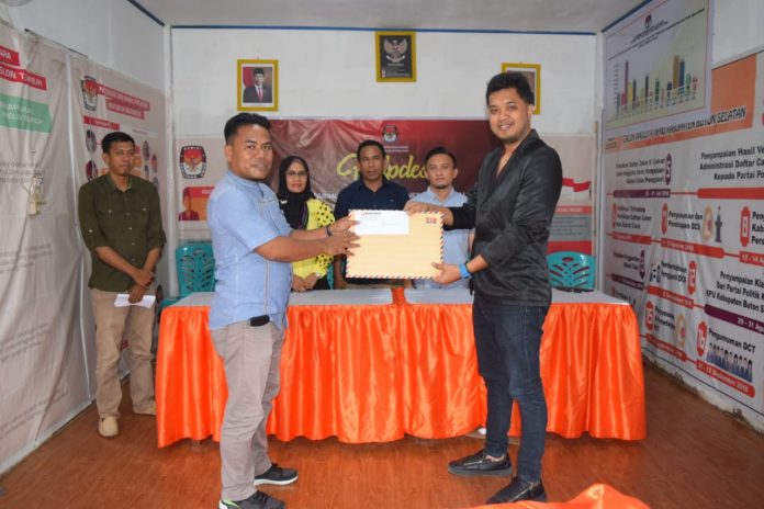 Bawaslu Busel dan KPU Busel Bawaslu Busel dan KPU BUsel