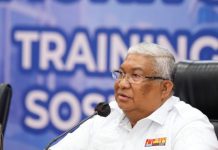 Gubernur Ali Mazi Hadiri Acara METR Orientasi P3K dan Corporate University se-Sulawesi Gubernur Sulawesi Tenggara H. Ali Mazi, SH (Foto: JGS/Frans Patadungan)