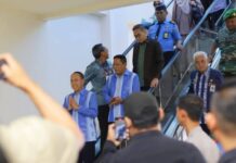 Tiba di Kendari, Gubernur dan Wakil Gubernur Sultra Disambut dengan Nuansa Adat dan Budaya