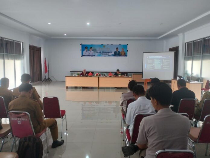 IMG-20250422-WA0000 Seminar awal rencana aksi daerah Blue Economy yang digelar Dinas Perikanan Kota Baubau di Aula Kantor Wali Kota Baubau, Senin (21/4/2025). Foto: Surahman Djunuhi