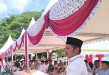 Menatap STQH Provinsi dan Nasional, Kepala Kemenag Baubau Ogah Impor Peserta Kepala Kementerian Agama(Kemenag) Kota Baubau, Mansur kala menyampaikan laporan panitia STQH tingkat Kota Baubau di Pantai Kamali. (Foto Surahman Djunuhi)