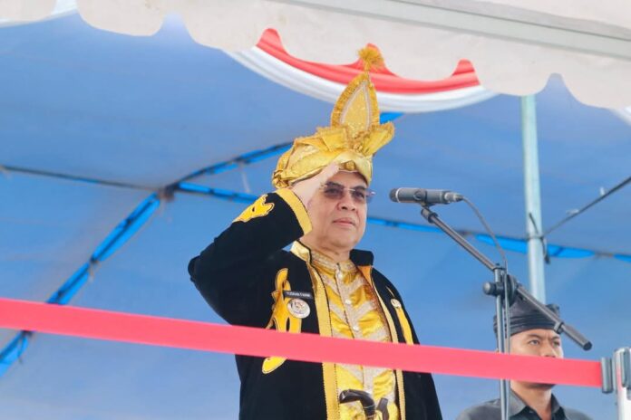 Foto Wali Kota Baubau, H Yusran kala memimpin Upacara Hardiknas. (Foto Kominfo Baubau)