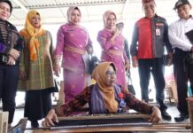 Dari Rumah ke Galeri: Dekranasda Buton Selatan Siapkan Terobosan bagi Perajin Tenun